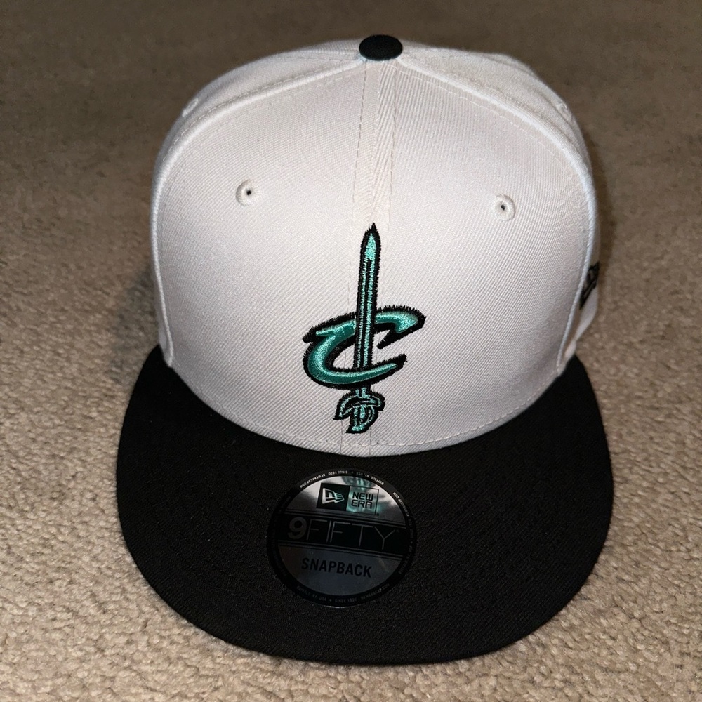 Cleveland Cavaliers New Era SnapBack White